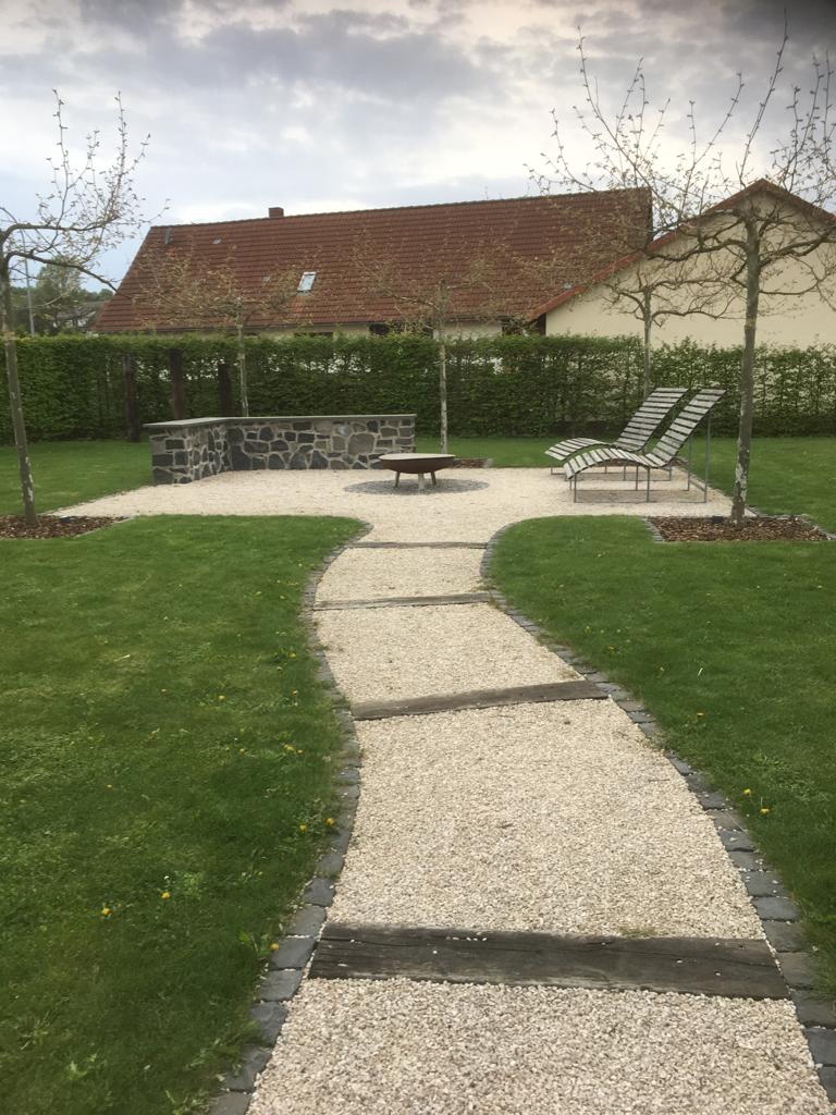 Parks und Hotelaußenanlagen